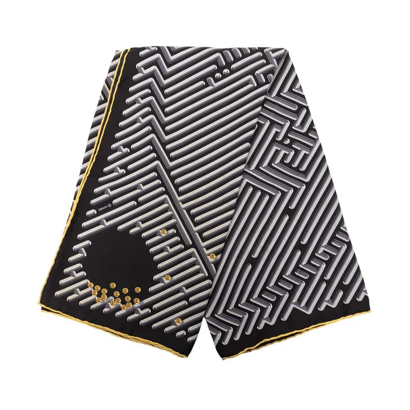 Hermès Parcours DH Silk Scarf 90 Black Very good condition - Front View
