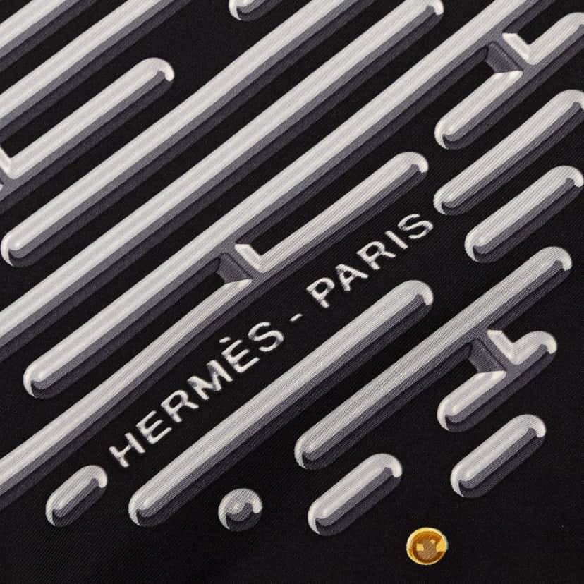 Hermès Parcours DH Silk Scarf 90 Black Very good condition - Back View