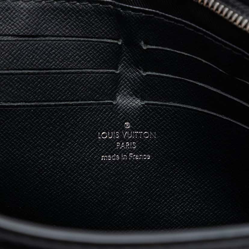 Louis Vuitton Monogram Eclipse Pochette Voyage MM Black Very good condition - Box View