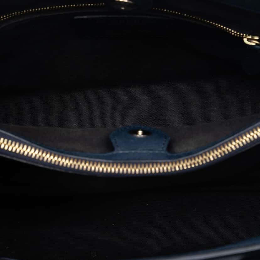 Burberry Medium Leather and House Check Banner Satchel Blue Leather Very good condition - Model View