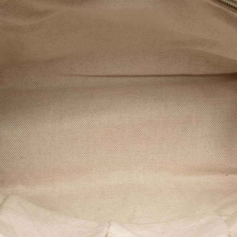 Gucci Leather Web Messenger Bag White Leather Very good condition - Model View