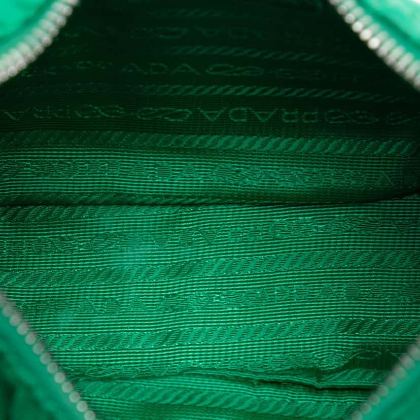 Prada Tessuto Gaufre Re Edition Shoulder Bag Green Very good condition - Model View
