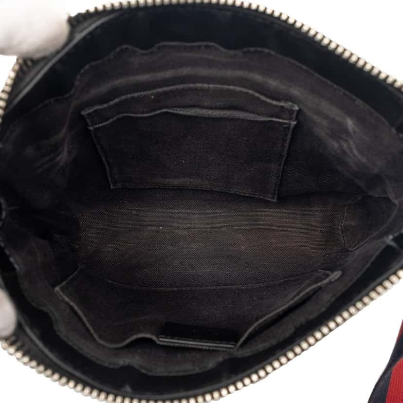 Gucci Small GG Supreme Web Messenger Bag Black Very good condition - Model View