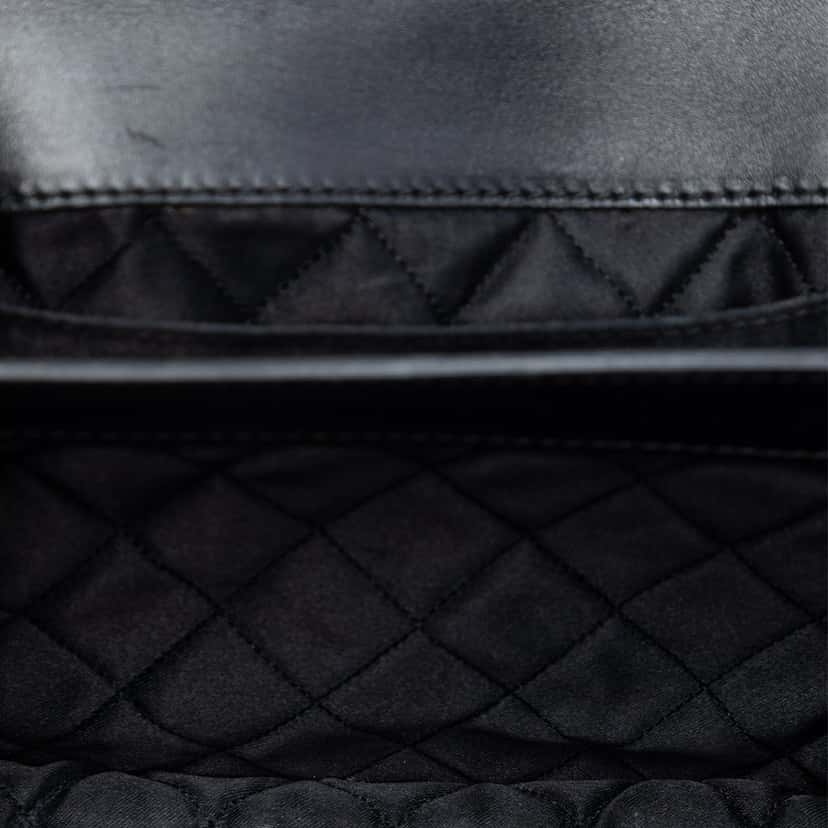 Chanel Small Lambskin Beaded Crystal Flap Black Leather Very good condition - Model View