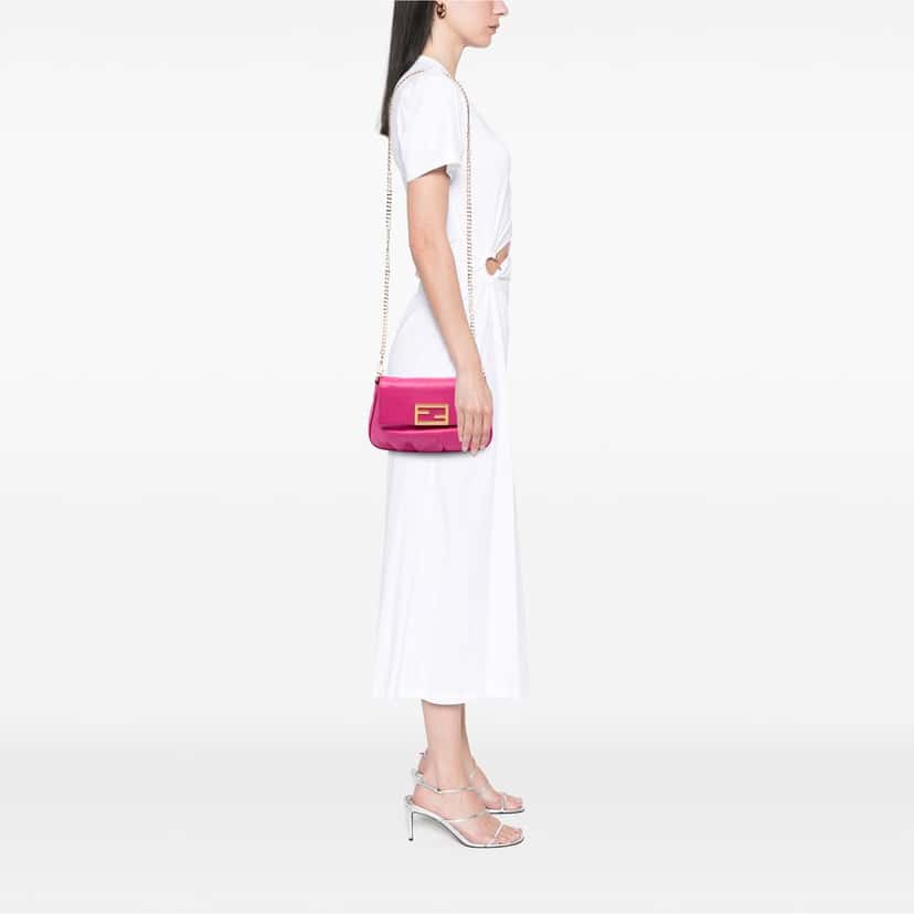 Fendi Leather Fendista Pochette Crossbody Pink Leather Very good condition - Box View