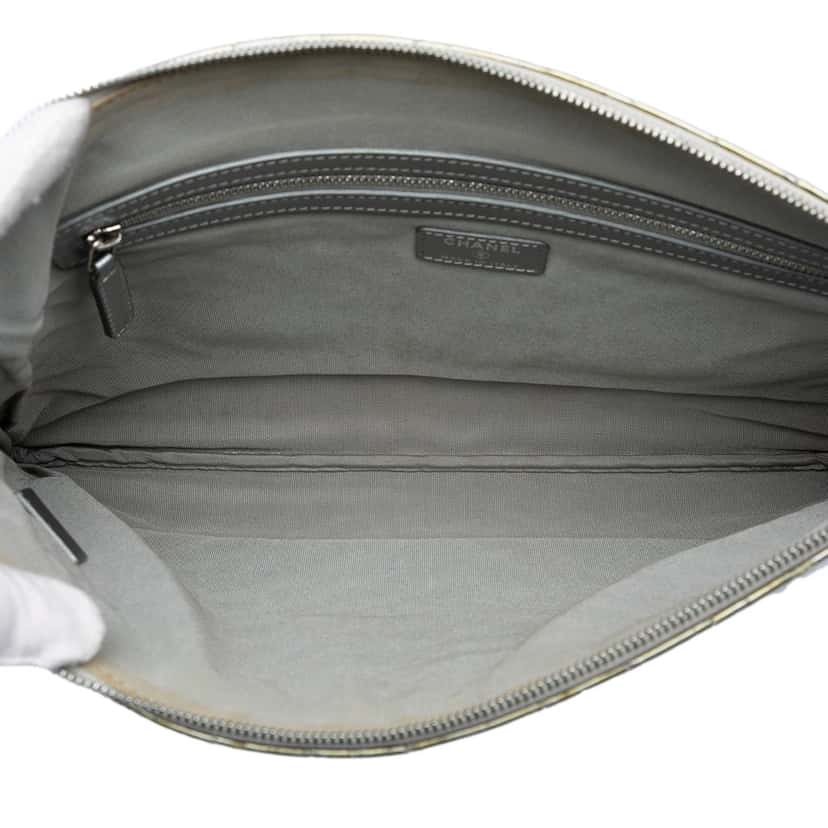 Chanel Large Chevron Metallic Aged Calfskin O Case Clutch Silver Leather Very good condition - Model View