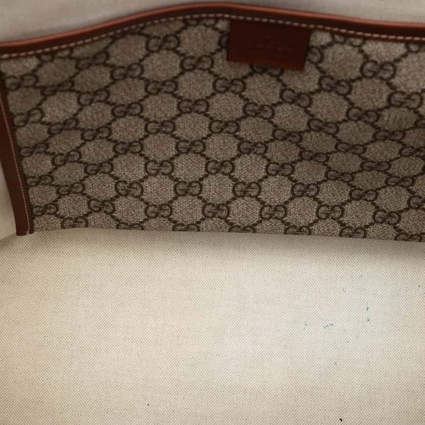 Gucci Medium GG Supreme Web Loop Tote Beige Very good condition - Model View