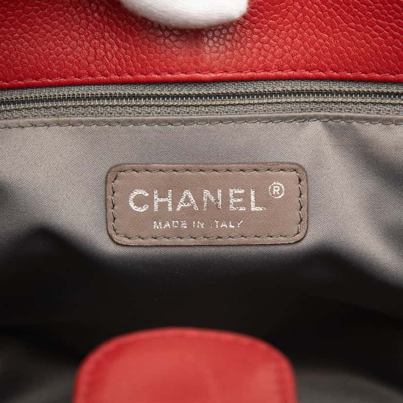 Chanel Caviar Petite Shopping Tote Red Leather Very good condition - Box View