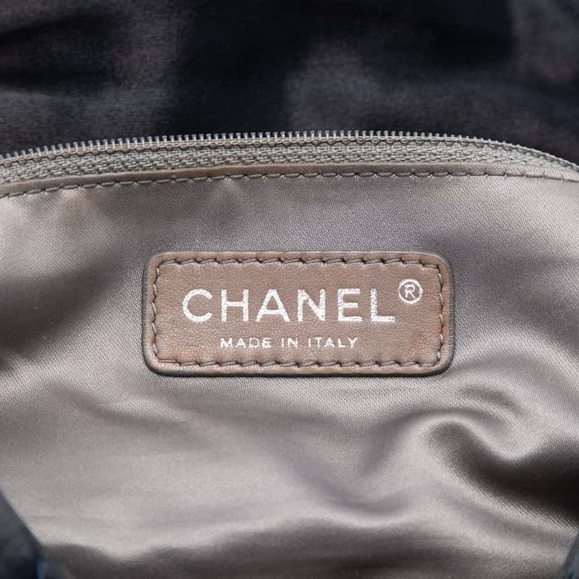 Chanel Medium CC Quilted Satin Single Flap Black Very good condition - Box View