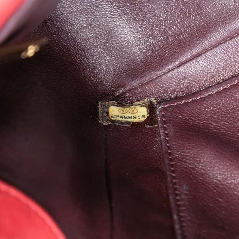 Chanel Medium Caviar CC Filigree Flap Red Leather Very good condition - Box View