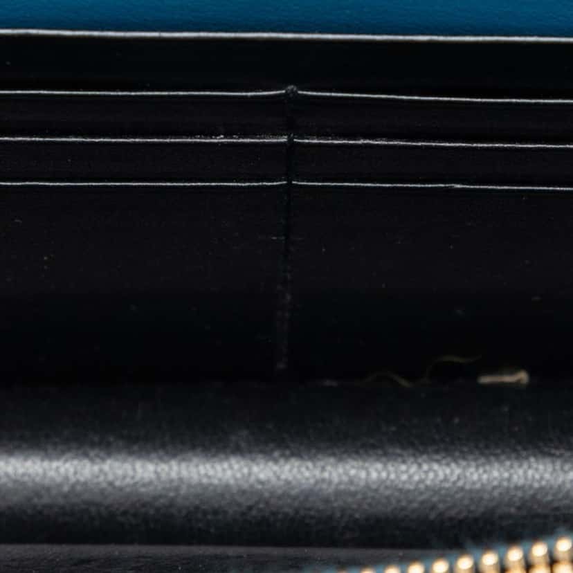 Saint Laurent Calfskin Star Print Classic Monogram Kate Tassel Wallet on Chain Blue Leather Very good condition - Model View