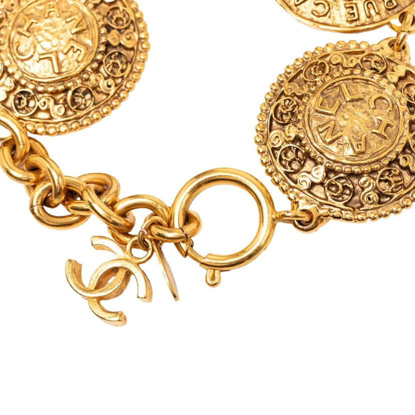 Chanel CC Gold Plated Medallion Link Bracelet Gold Metal Very good condition - Box View