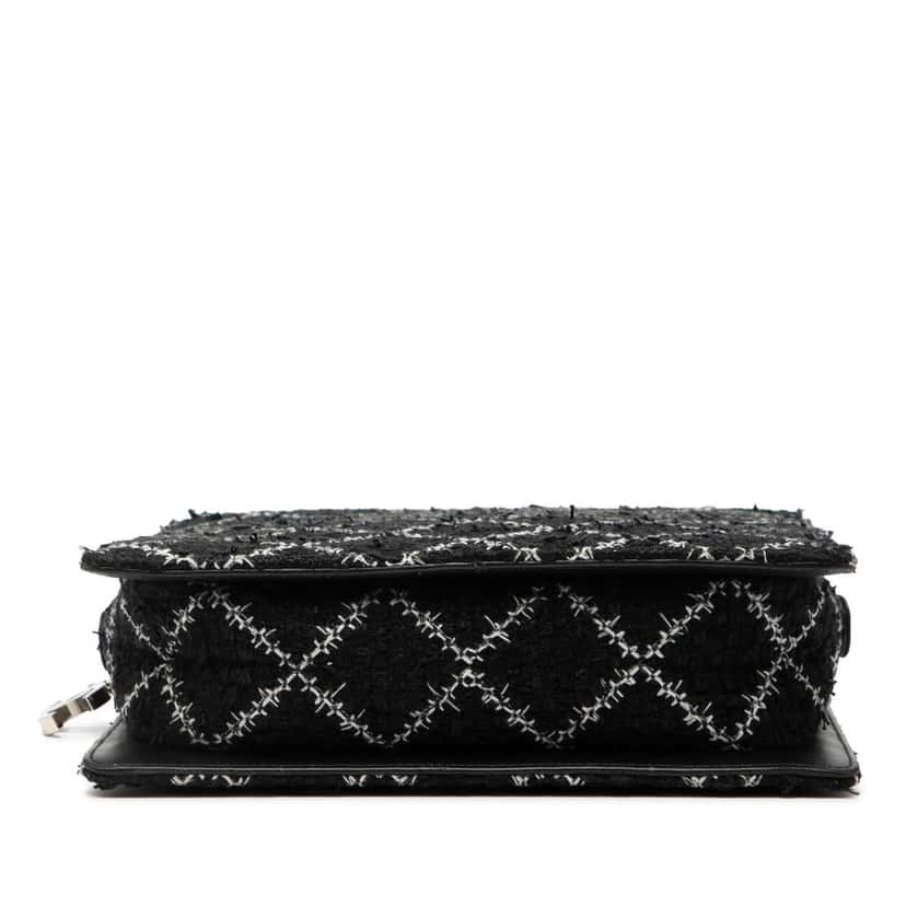 Chanel Tweed and Resin Zipped Chain Shopping Bag Black Very good condition - Inside View