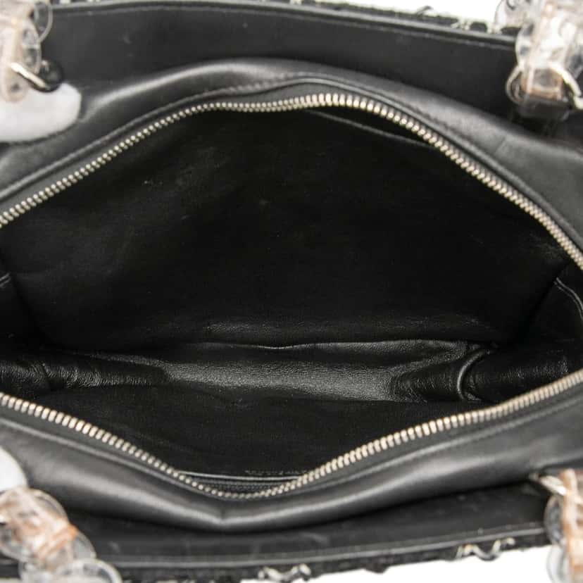 Chanel Tweed and Resin Zipped Chain Shopping Bag Black Very good condition - Model View