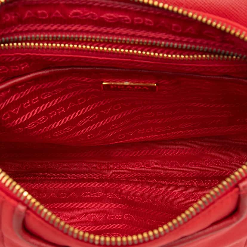 Prada Saffiano Trimmed Tessuto Crossbody Red Very good condition - Model View