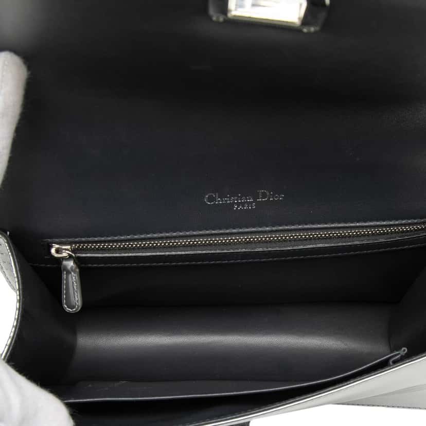Dior Medium Metallic Patent Microcannage Diorama Flap Silver Leather Good condition - Model View