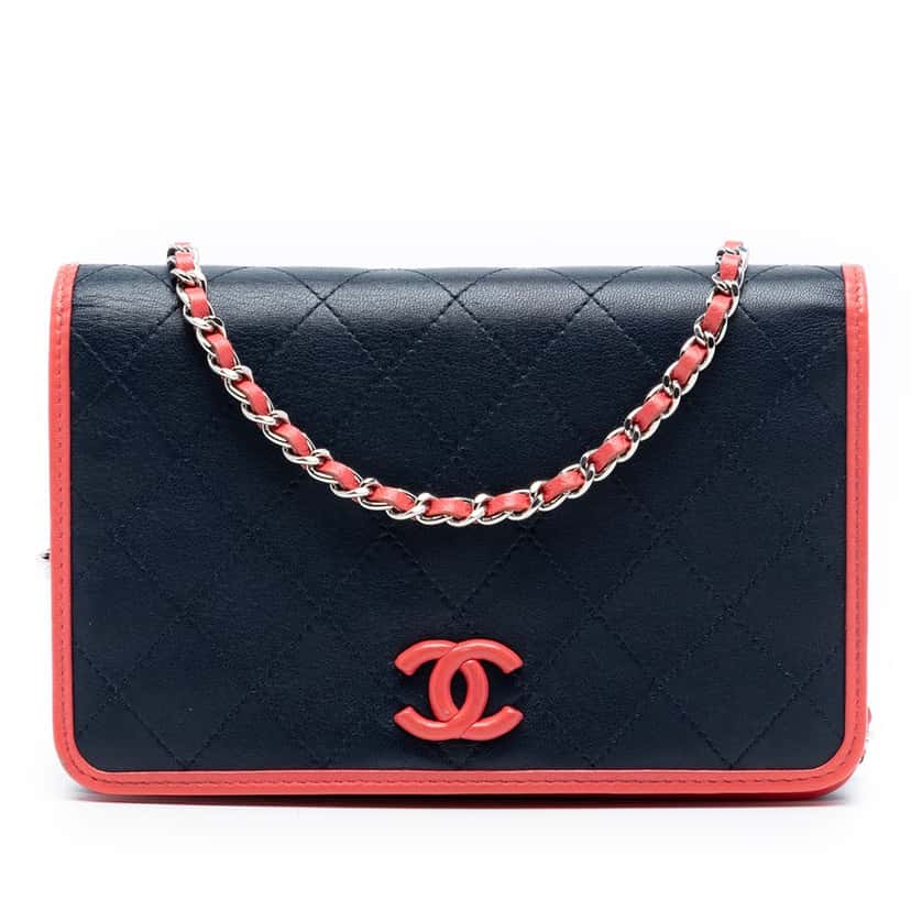Chanel Quilted Lambskin Color Pop CC Wallet on Chain Blue Leather Very good condition - Front View