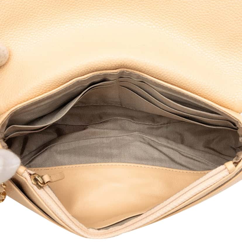 Chanel CC Caviar Half Moon Wallet on Chain Brown Leather Very good condition - Model View