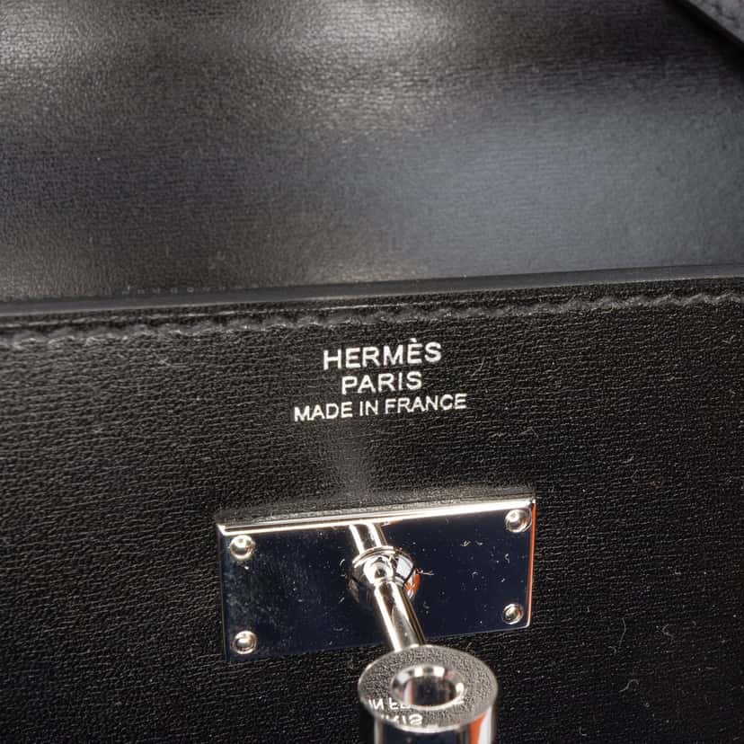 Hermès Box Calf Kelly To Go Wallet Black Leather Very good condition - Box View