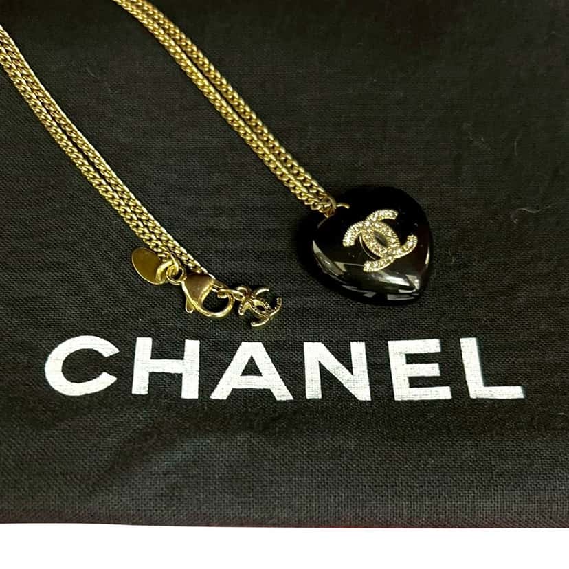 Chanel Gold Plated Resin Crystal CC Pendant Necklace Black Plastic Very good condition - Box View