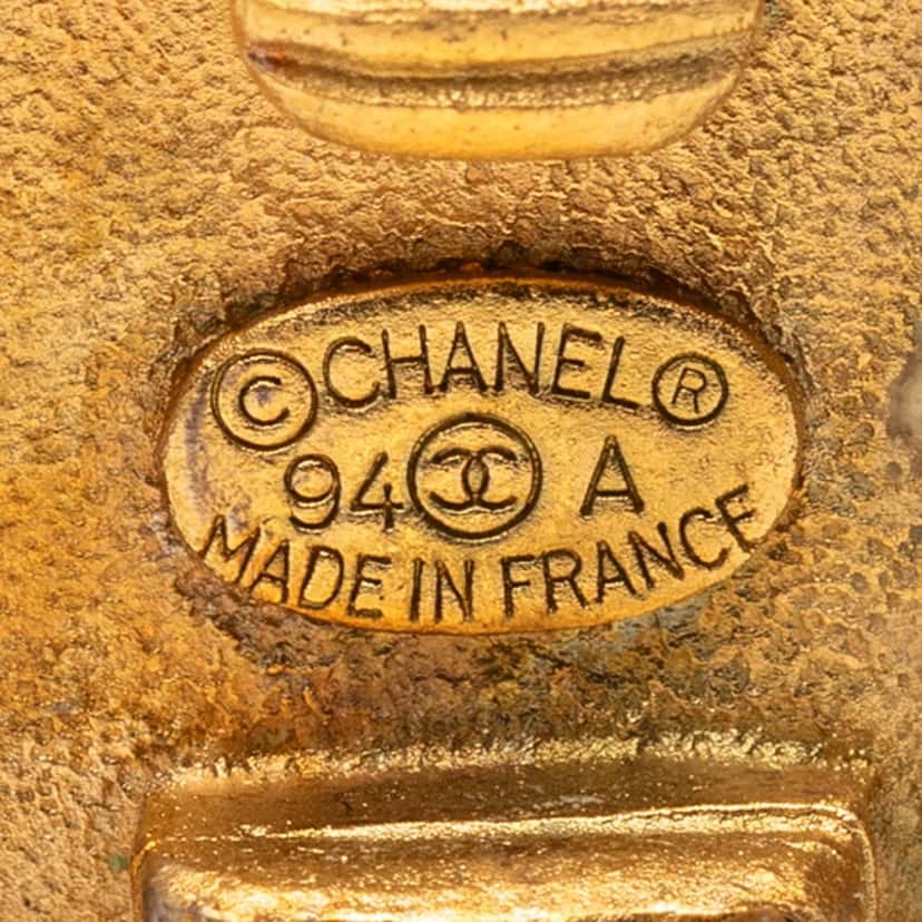Chanel Gold Plated Round Button Clip On Earrings Gold Metal Very good condition - Inside View