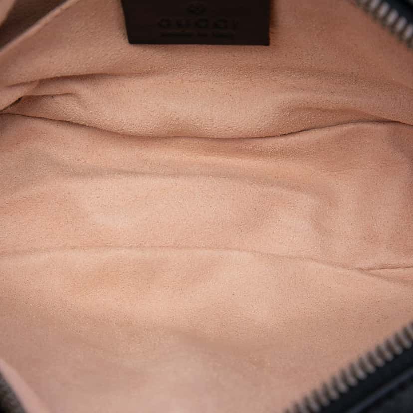 Gucci GG Marmont Matelasse Leather Belt Bag Black Leather Very good condition - Model View