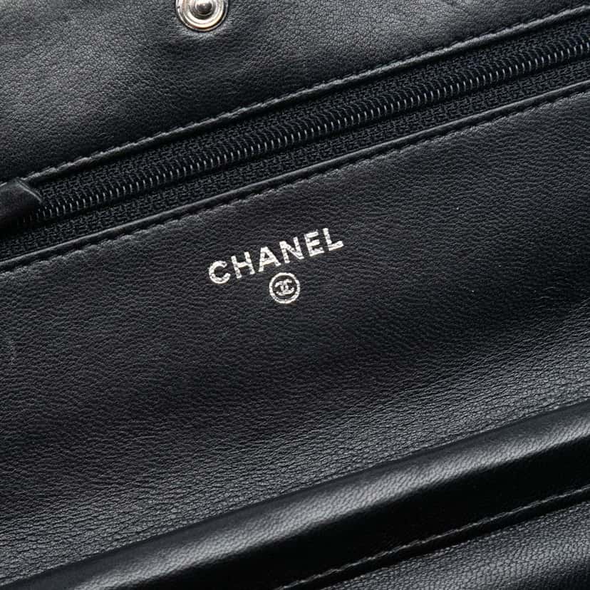 Chanel CC Quilted Crinkled Patent Wallet On Chain Black Leather Very good condition - Box View