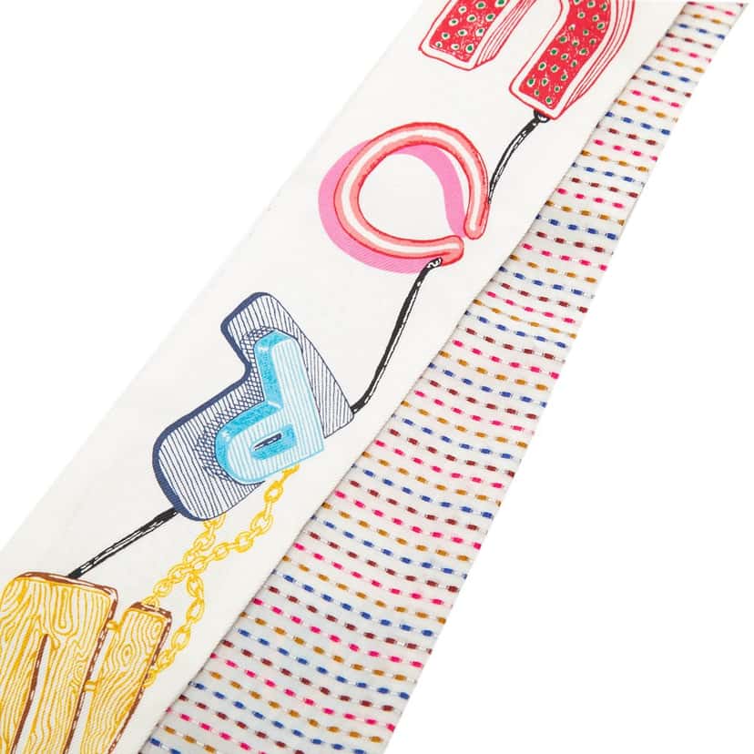 Hermès Chevaloscope Pointille Silk Twilly Scarf White Very good condition - Model View