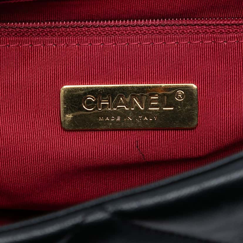 Chanel Large Lambskin 19 Flap Black Leather Very good condition - Box View