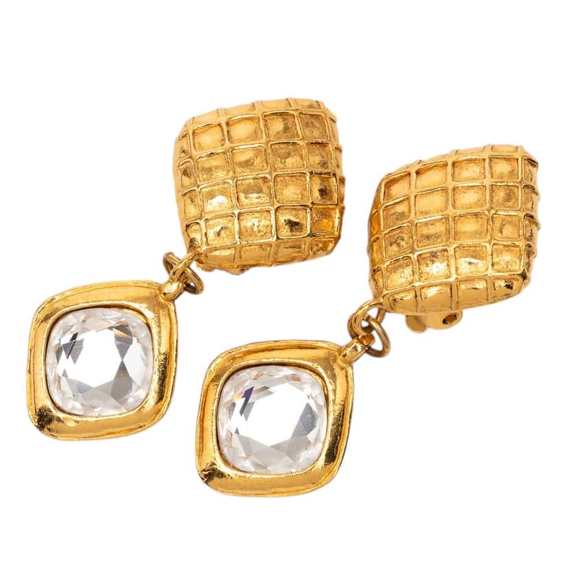Chanel Gold Plated Quilted Diamond Shape Strass Drop Clip On Earrings Gold Metal Very good condition - Front View