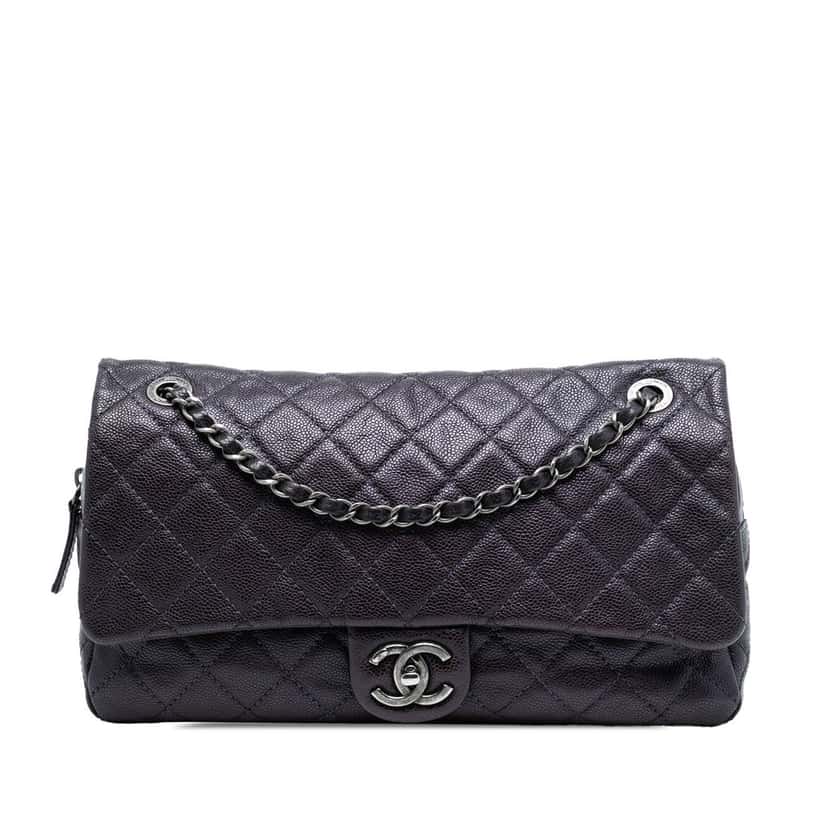 Chanel Jumbo Quilted Iridescent Caviar Easy Flap Purple Leather Very good condition - Front View