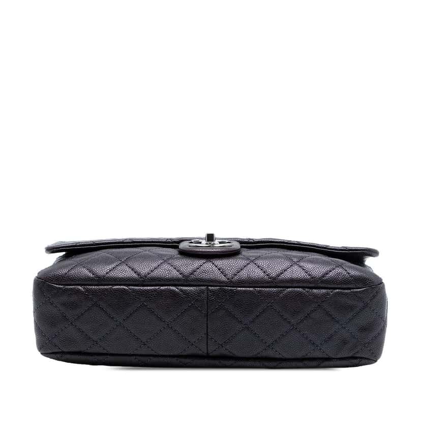 Chanel Jumbo Quilted Iridescent Caviar Easy Flap Purple Leather Very good condition - Inside View