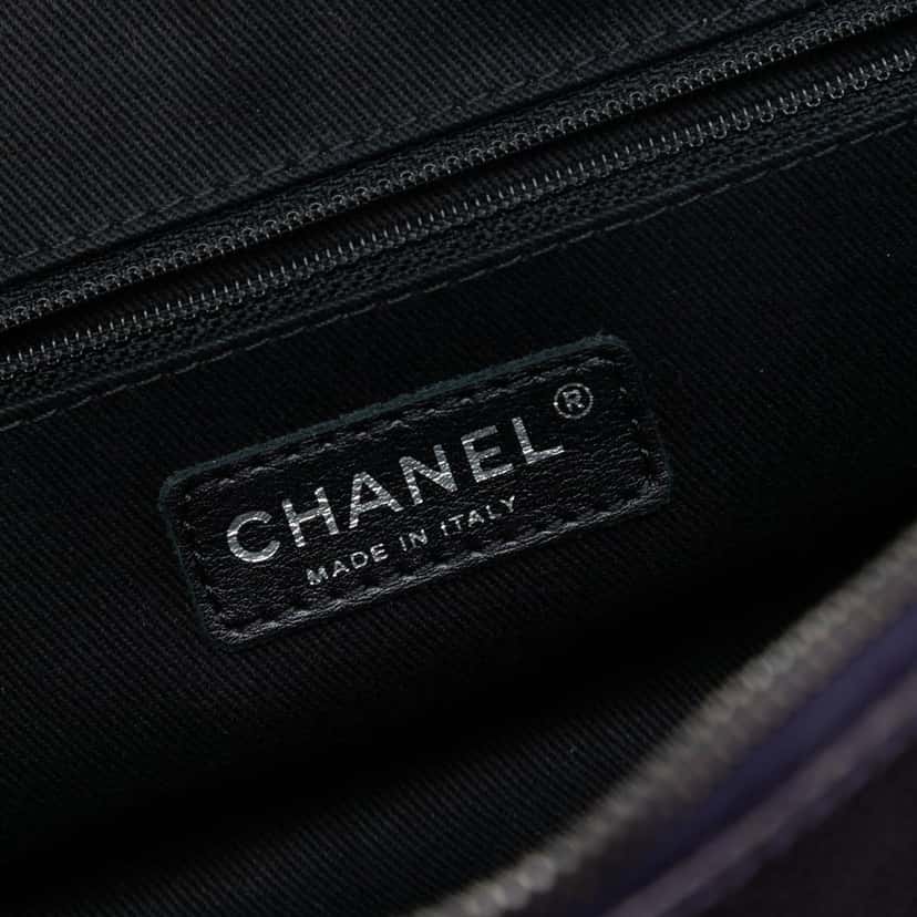 Chanel Jumbo Quilted Iridescent Caviar Easy Flap Purple Leather Very good condition - Box View