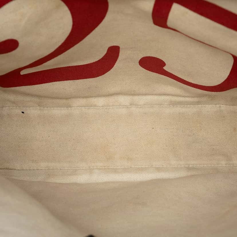 Gucci GG Supreme Wolf Tote Beige Very good condition - Model View