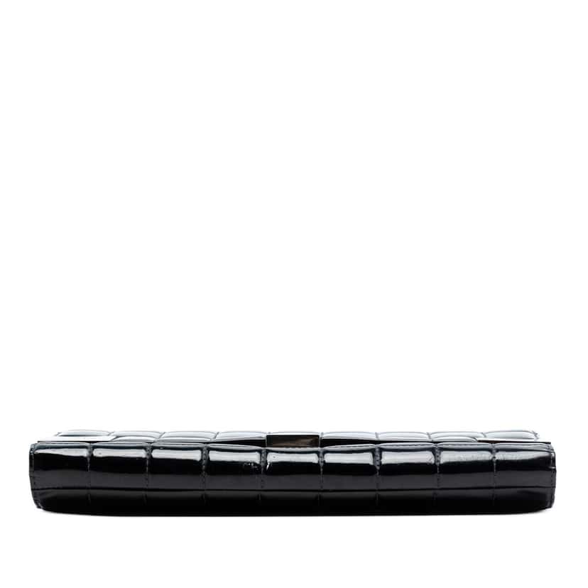 Chanel CC Chocolate Bar Patent Clutch on Chain Black Leather Very good condition - Inside View
