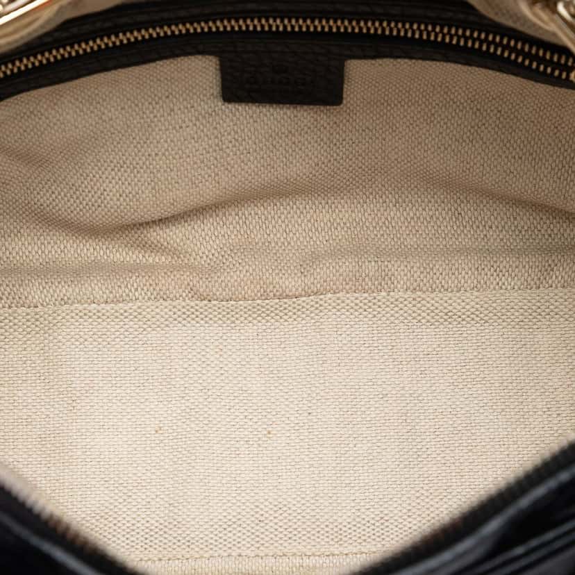 Gucci Pebbled Leather Soho Chain Zip Shoulder Bag Black Leather Very good condition - Model View