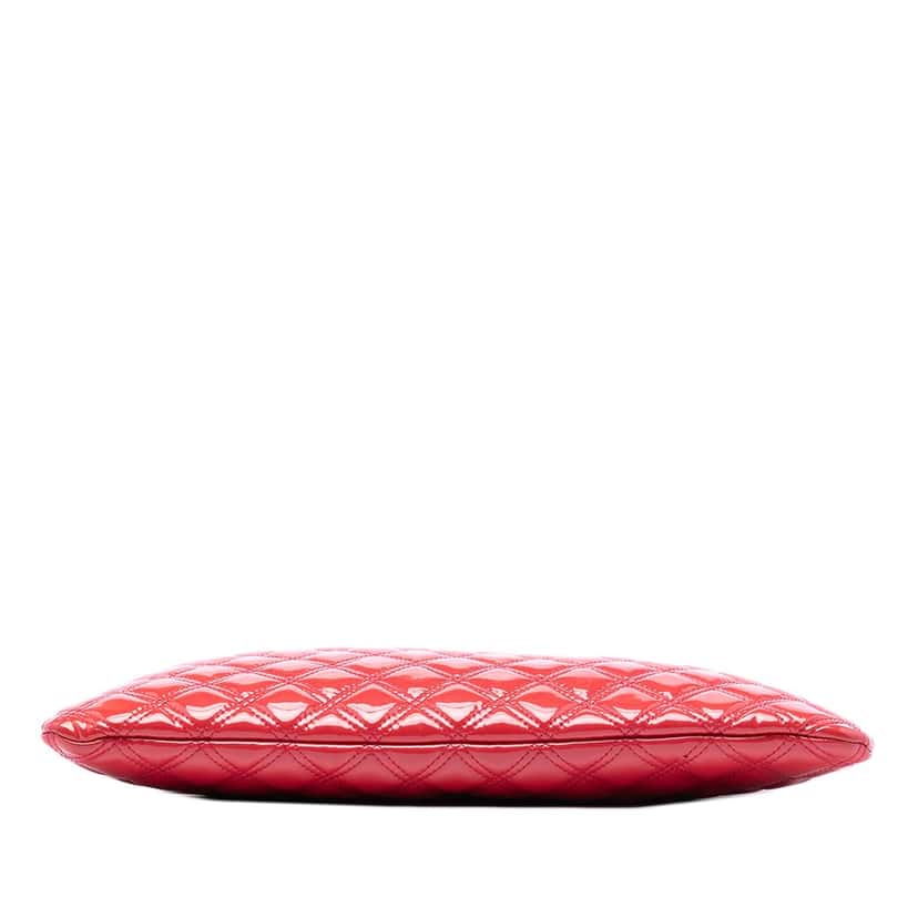 Chanel Large Quilted Patent O Case Clutch Red Leather Very good condition - Inside View
