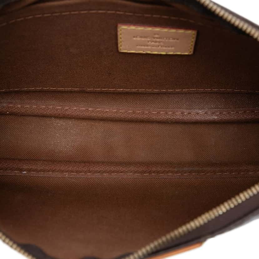 Louis Vuitton Monogram Multi Pochette Accessoires Brown Very good condition - Model View