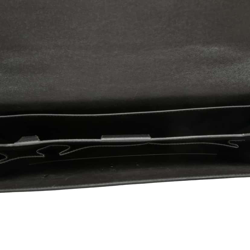 Louis Vuitton Taiga Robusto 2 Black Leather Good condition - Model View