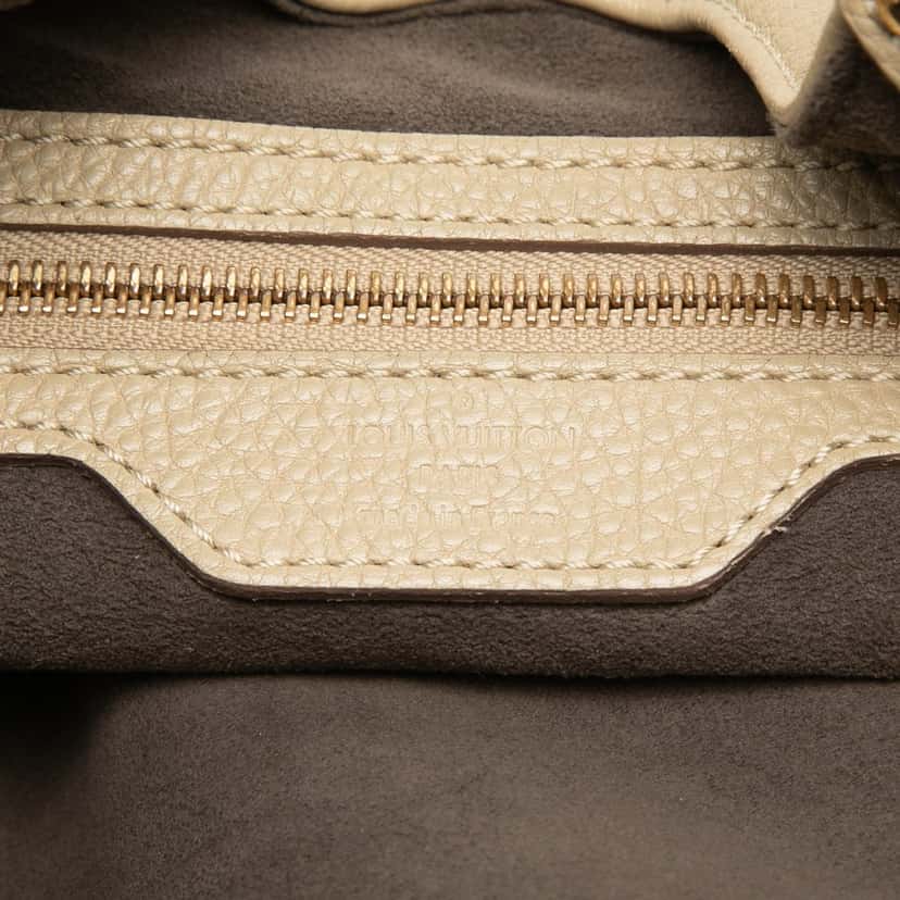 Louis Vuitton Monogram Mahina L Hobo Beige Leather Very good condition - Box View