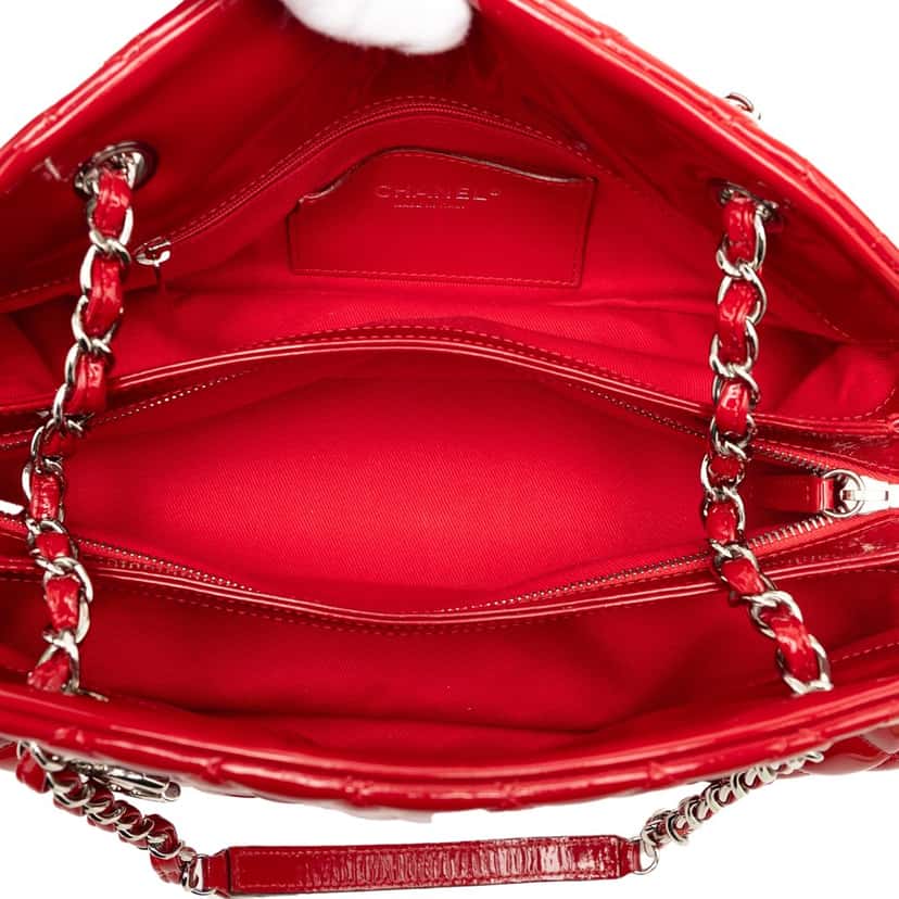 Chanel Medium Quilted Patent Just Mademoiselle Bowling Bag Red Leather Very good condition - Model View