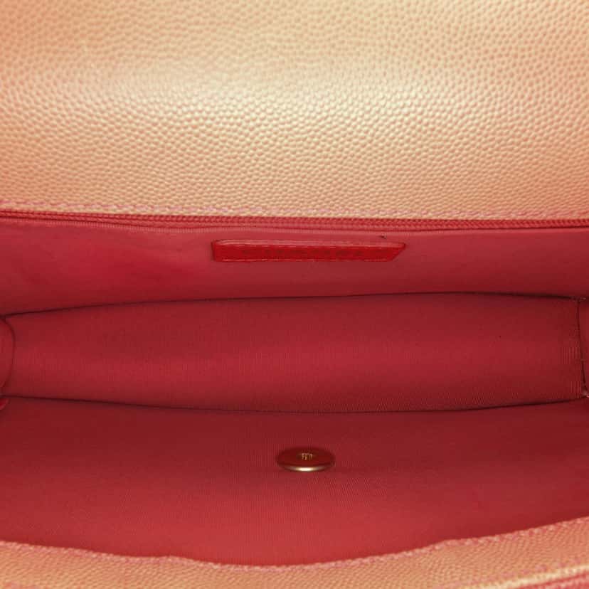 Chanel Medium Quilted Caviar Sunset On The Sea Flap Pink Leather Very good condition - Model View