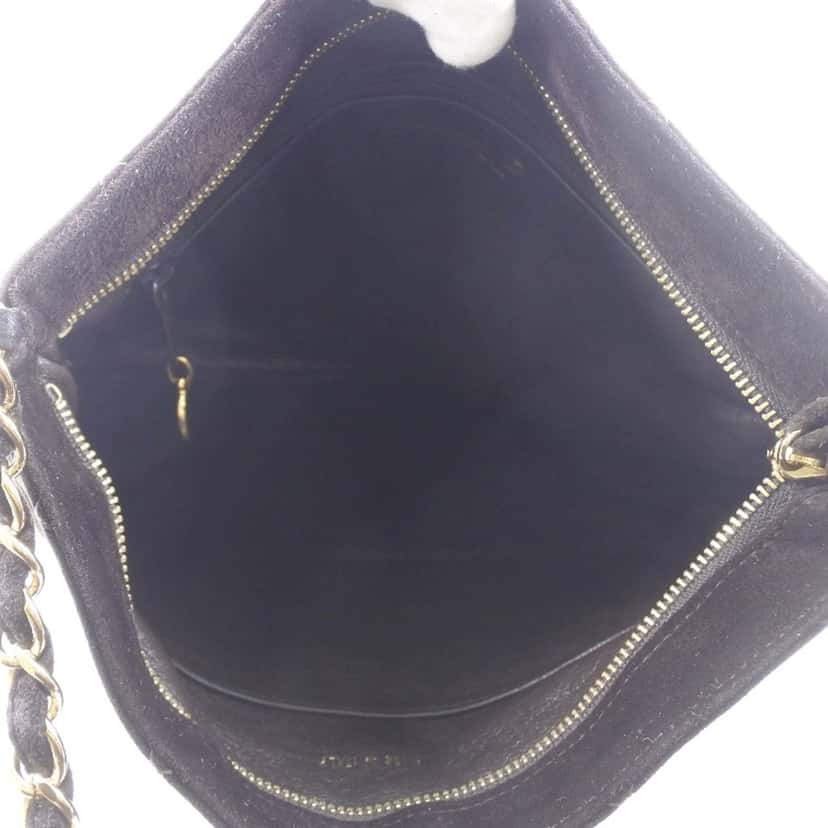 Chanel Quilted Suede Tassel Crossbody Brown Leather Very good condition - Model View