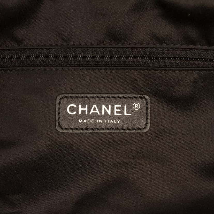 Chanel Faux Fur Arctic Fantasy Tote Other Very good condition - Box View