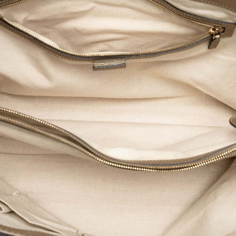 Gucci Metallic Grained Leather Bella Tote Gold Leather Very good condition - Model View