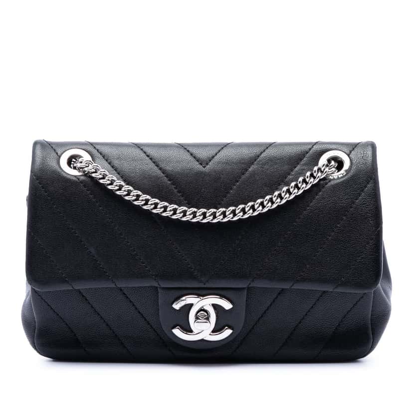 Chanel Mini CC Chevron Calfskin Single Flap Black Leather Very good condition - Front View