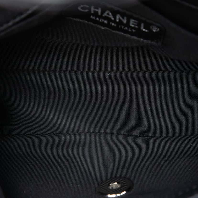 Chanel Mini CC Chevron Calfskin Single Flap Black Leather Very good condition - Model View