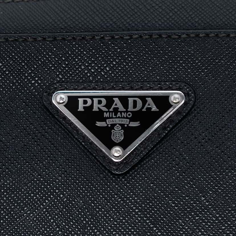Prada Saffiano Clutch Black Leather Very good condition - Box View