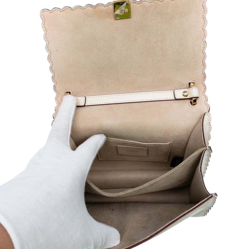 Fendi Small Scalloped Leather Kan I Crossbody White Leather Good condition - Model View