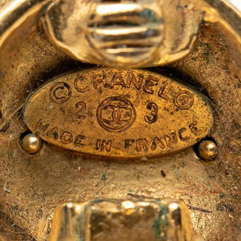 Chanel CC Gold Plated Round Strass Clip On Earrings Gold Metal Very good condition - Inside View